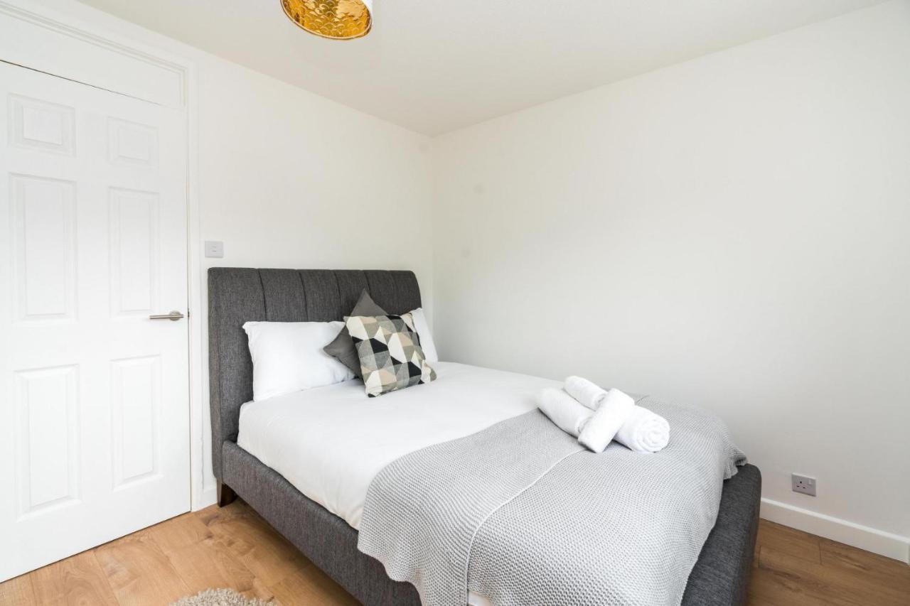 Sleek And Stylish 2bd With A Garden Anerley London