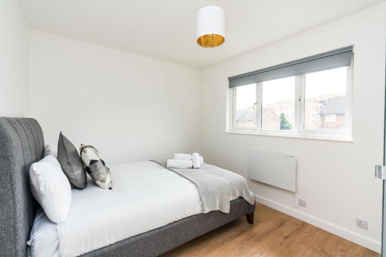 Sleek And Stylish 2bd With A Garden Anerley London